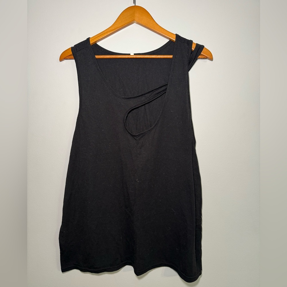Black three strap tank top